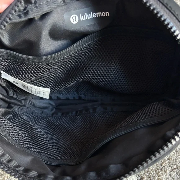 Lululemon Black Belt Bag - Picture 3 of 3